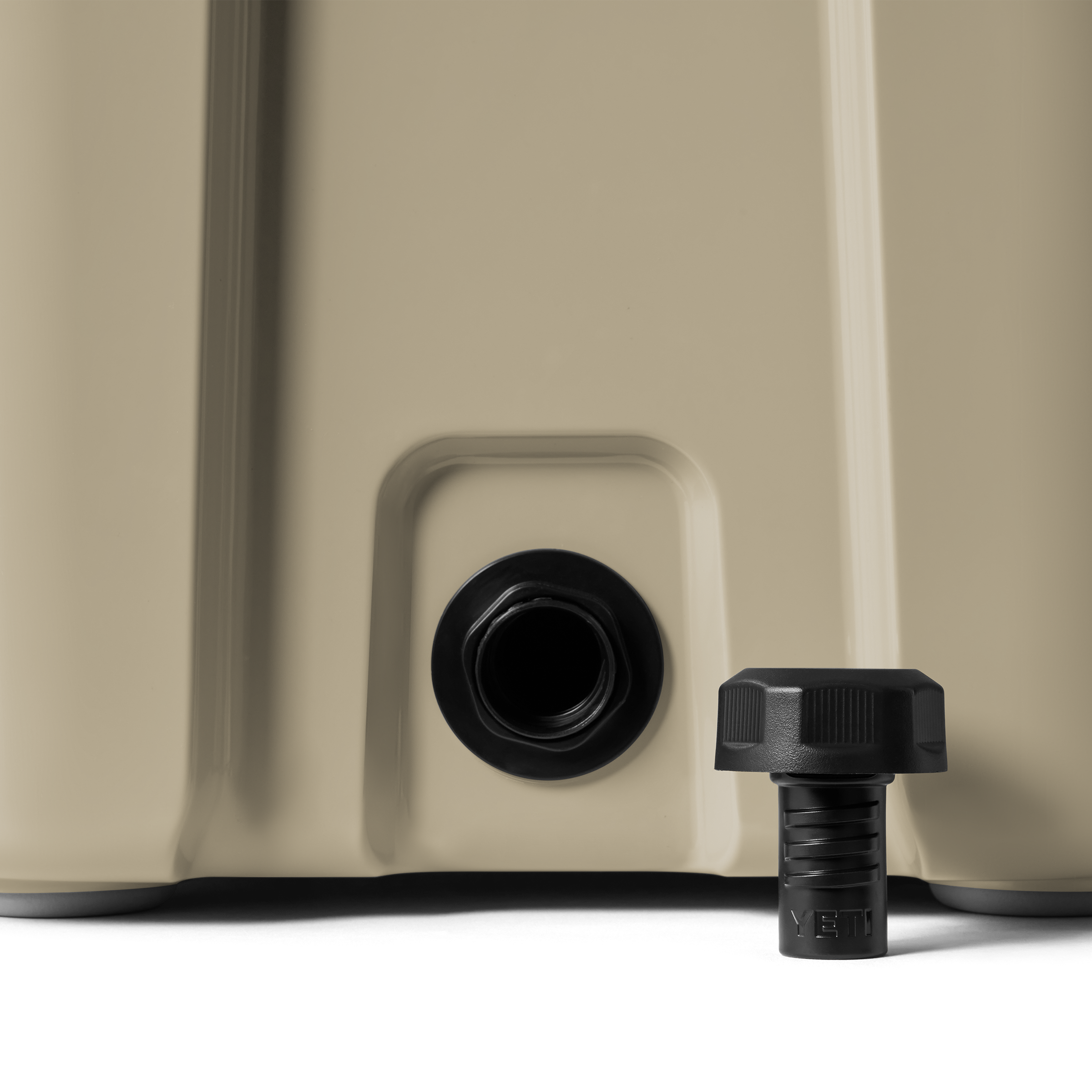 Roadie® 24 Cool Box - Image 8